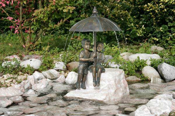 Figur und Skulptur mit integriertem Brunnen aus Bronze für Garten mit Teich