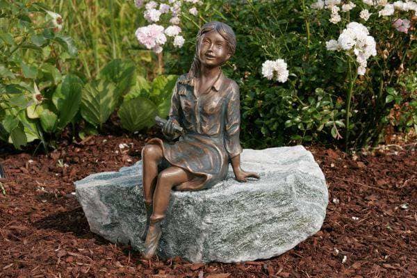 Sitzende Figur aus Bronze für eigenen Garten