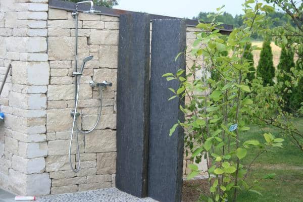 Gartenumbau - Dusche und Wasseranschluss
